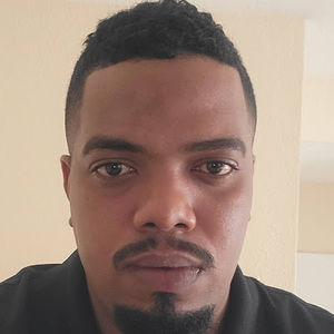 Meet your Posher, Cesar manuel